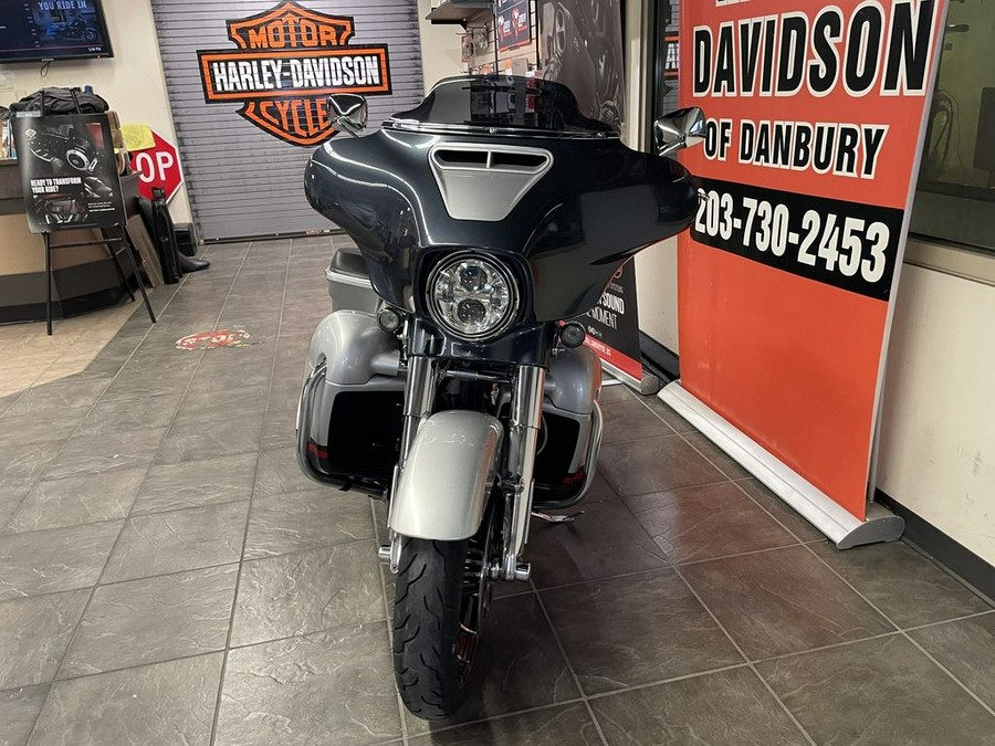 2019 Harley-Davidson® FLHXSE - CVO™ Street Glide®