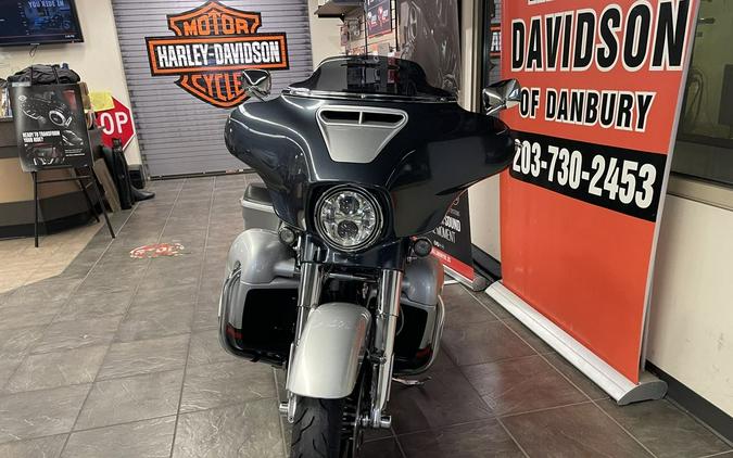 2019 Harley-Davidson® FLHXSE - CVO™ Street Glide®