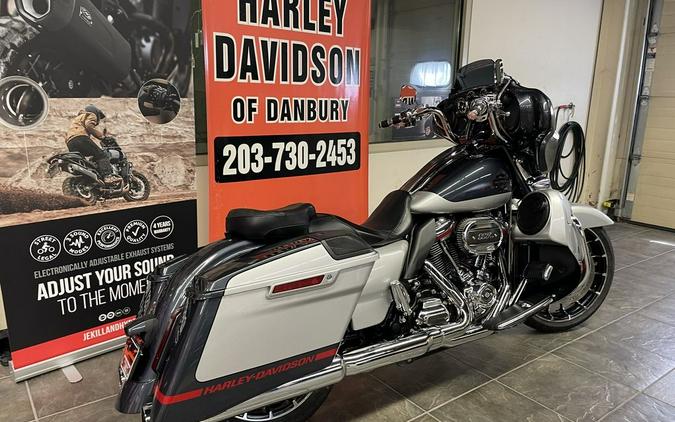 2019 Harley-Davidson® FLHXSE - CVO™ Street Glide®