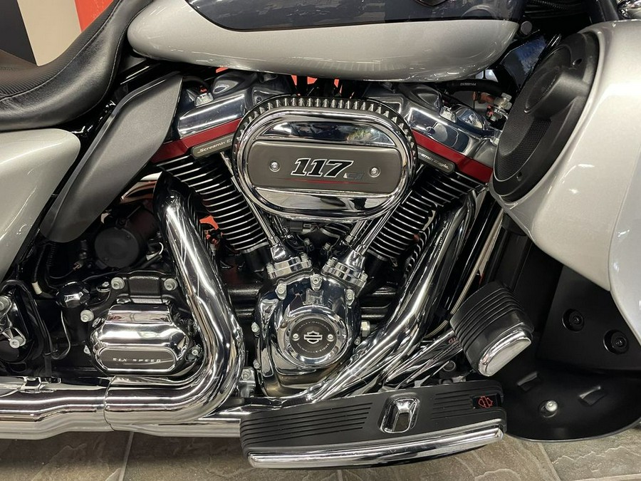 2019 Harley-Davidson® FLHXSE - CVO™ Street Glide®