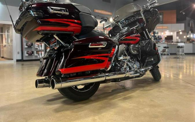 2017 Harley-Davidson® FLHTKSE - CVO™ Limited