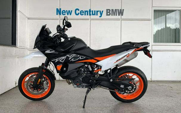 2024 KTM 890SMT