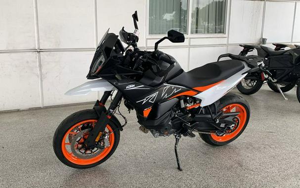 2024 KTM 890SMT