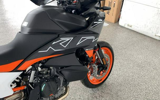 2024 KTM 890SMT