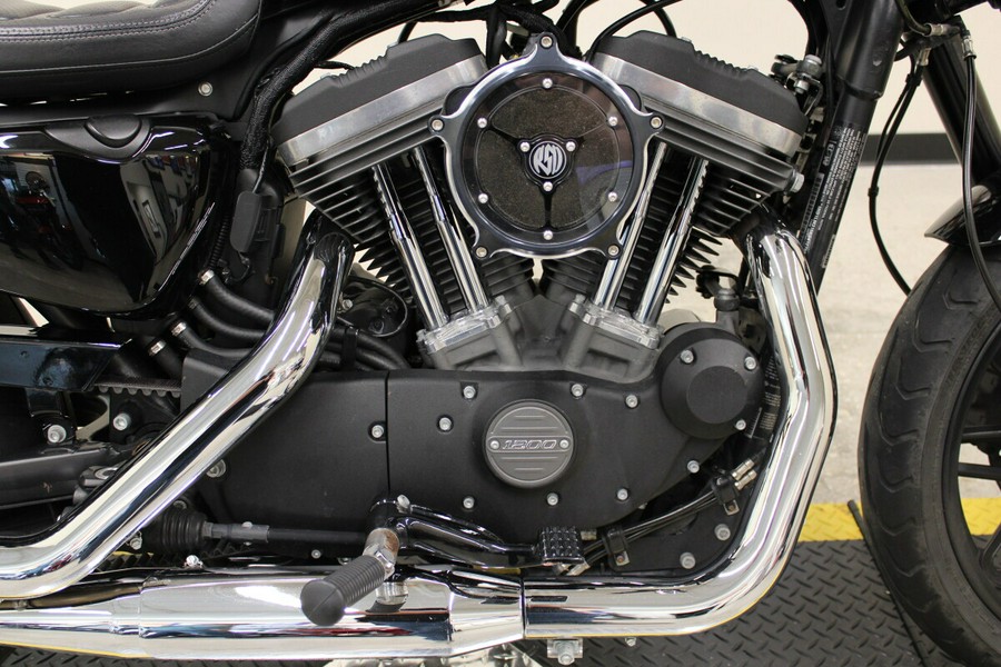 2019 XL1200CX Roadster™ Vivid Black