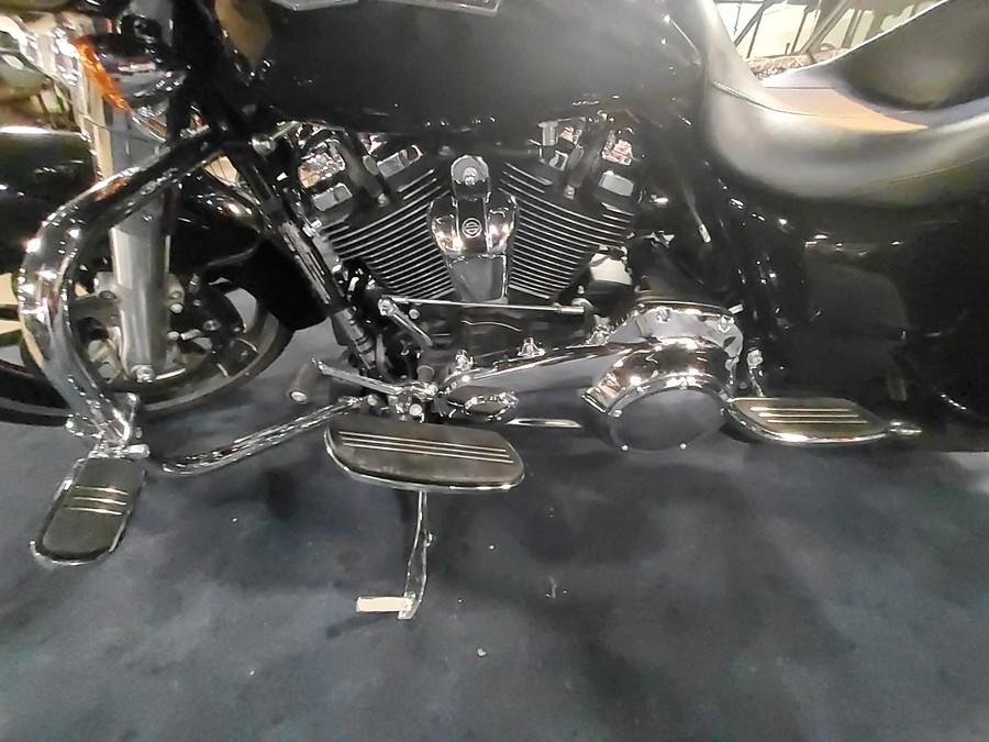 2022 Harley-Davidson Street Glide® Base