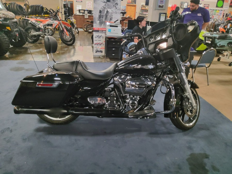 2022 Harley-Davidson Street Glide® Base