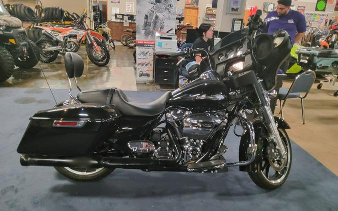 2022 Harley-Davidson Street Glide® Base