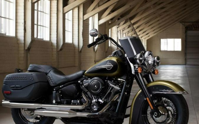 2018 Harley-Davidson Softail FLHCS - Heritage Classic 114