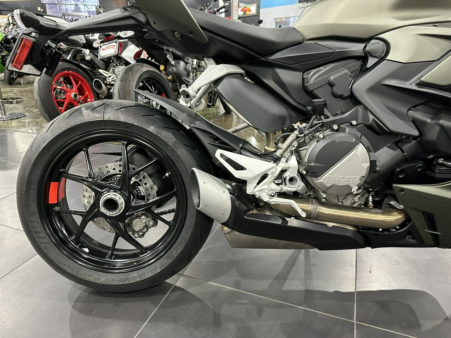 2024 DUCATI STREETFIGHTER V2