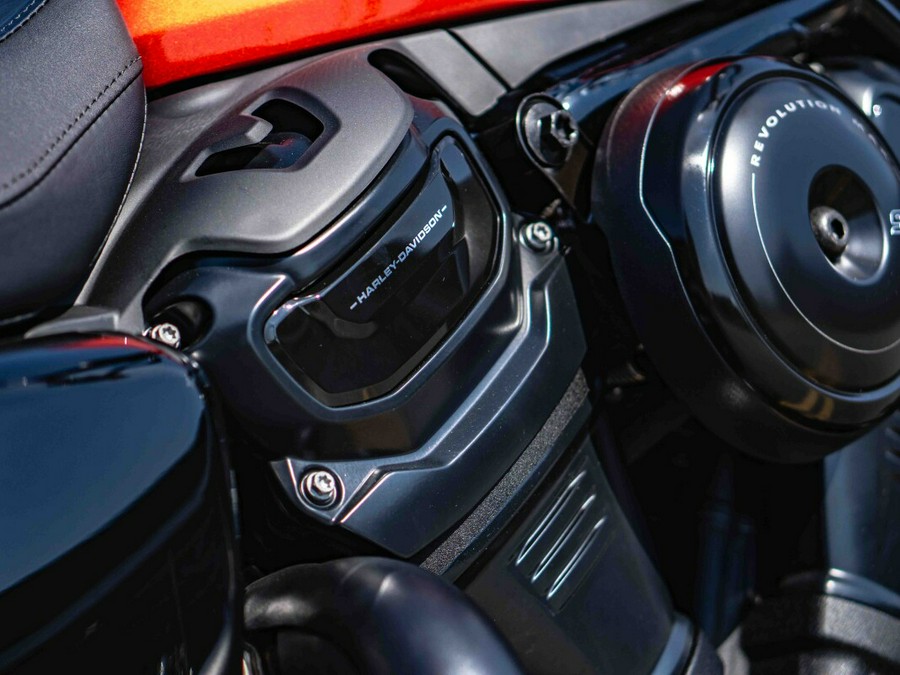 RH975S 2025 Nightster™ Special