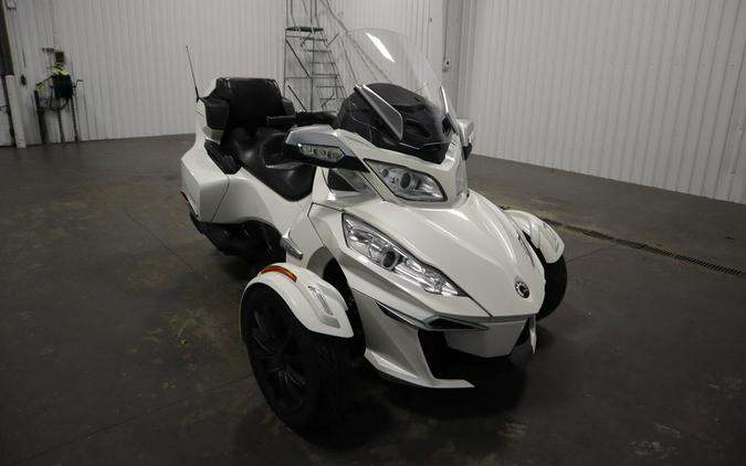 2017 Can-Am® RT-S SE6