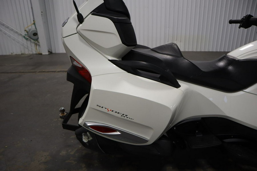 2017 Can-Am® RT-S SE6