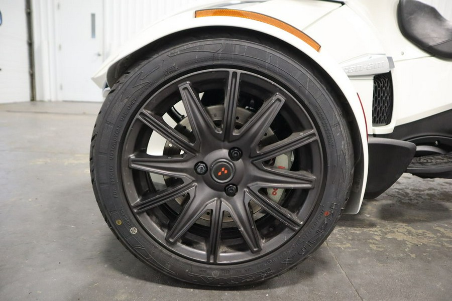 2017 Can-Am® RT-S SE6