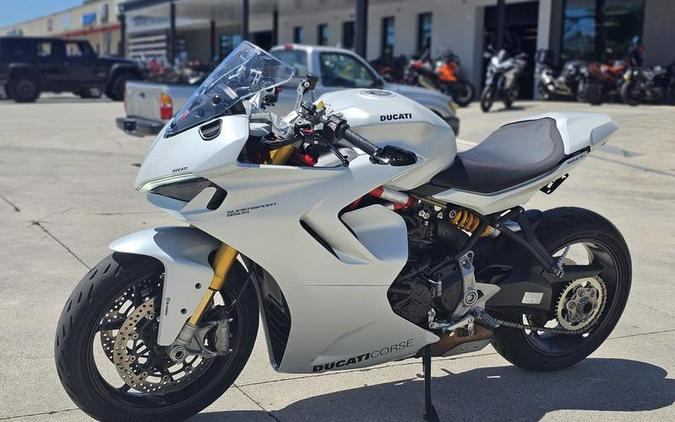 2022 Ducati SuperSport 950 S White Silk fairing