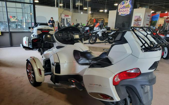 2016 Can-Am™ Spyder RT Base