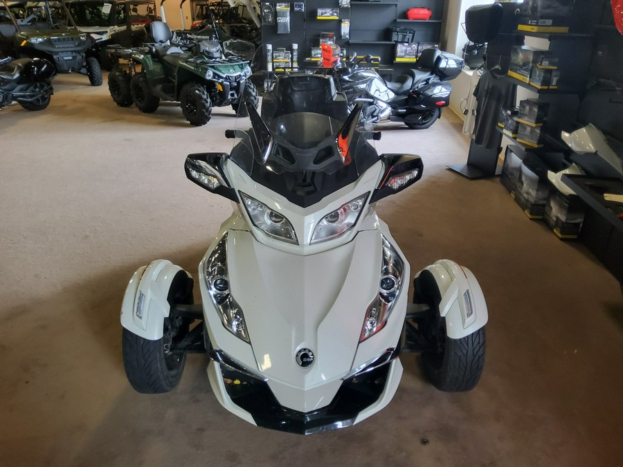 2016 Can-Am™ Spyder RT Base