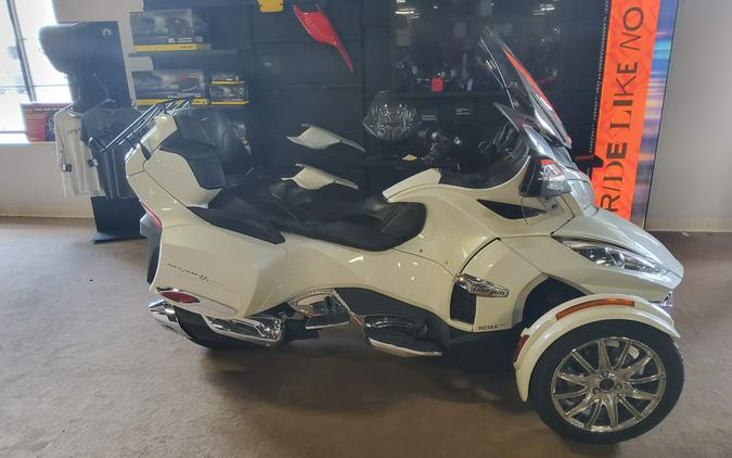 2016 Can-Am™ Spyder RT S