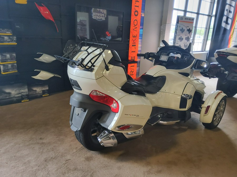 2016 Can-Am™ Spyder RT S