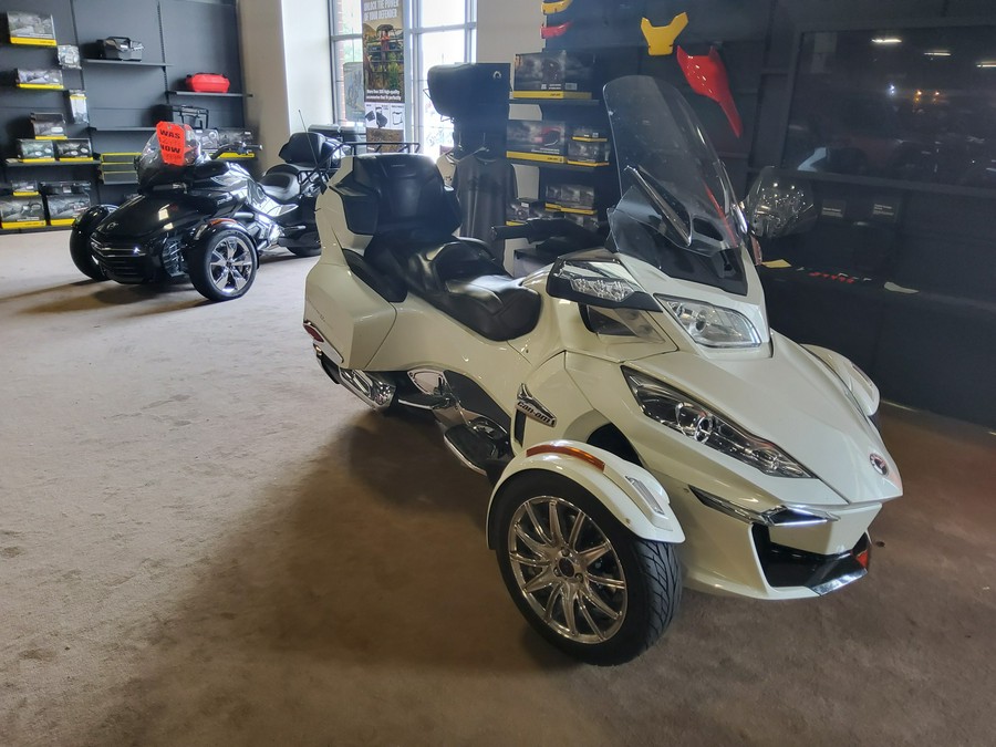 2016 Can-Am™ Spyder RT Base