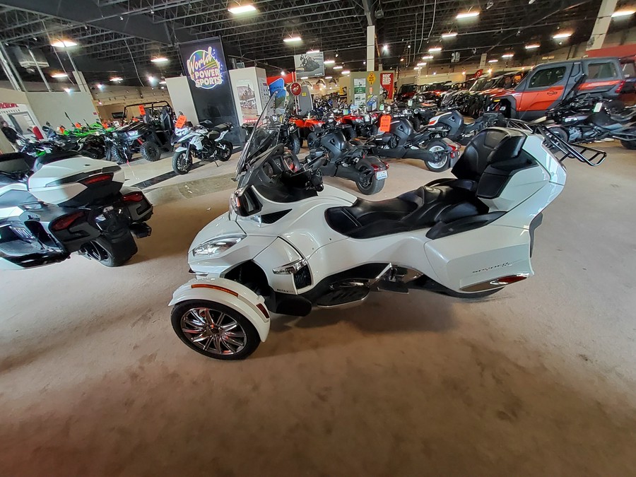 2016 Can-Am™ Spyder RT S