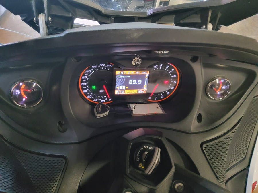 2016 Can-Am™ Spyder RT Base