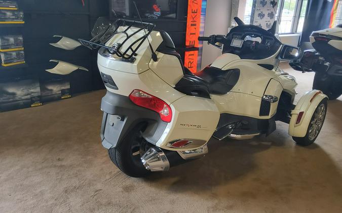 2016 Can-Am™ Spyder RT S