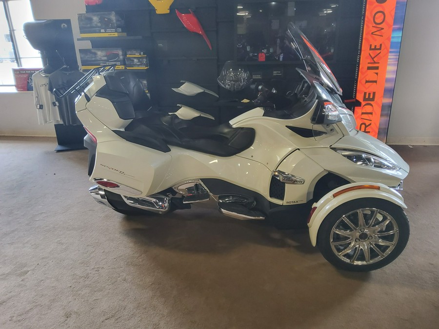 2016 Can-Am™ Spyder RT S