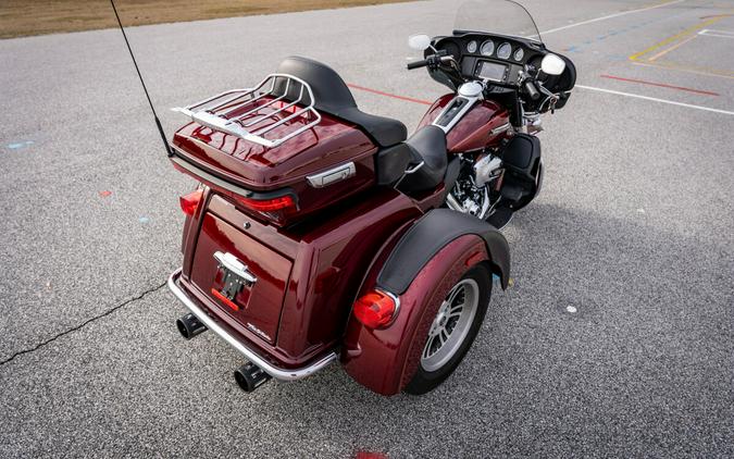 Used 2016 Harley-Davidson Tri Glide Ultra FLHTCUTG Trike For Sale In Florence, SC