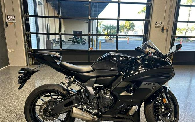 2025 Yamaha YZF-R7