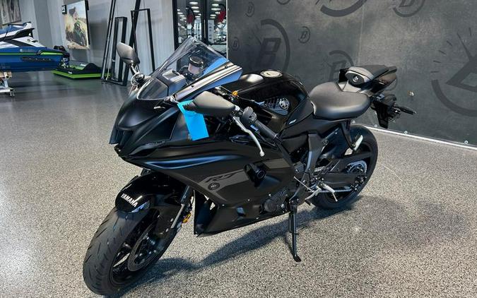 2025 Yamaha YZF-R7