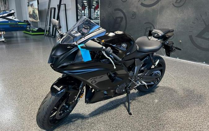 2025 Yamaha YZF-R7