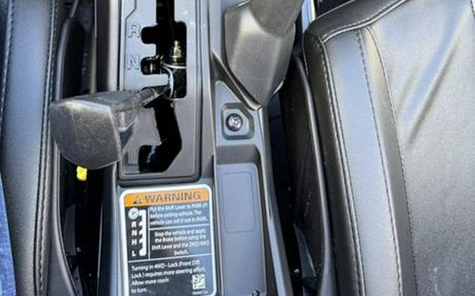 2026 Can-Am® Maverick X3 DS Turbo RR Scandi Blue & Orange Crush