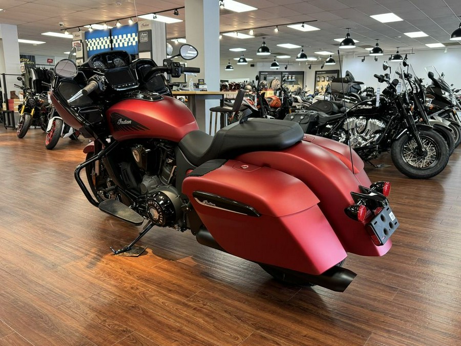 2024 Indian Motorcycle® Challenger® Dark Horse® w/PowerBand Audio Pkg Sunset Red Smoke