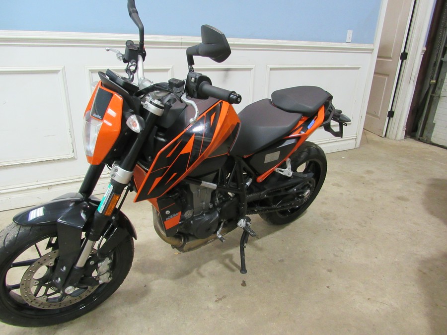 2017 KTM 690 DUKE LIKE NEW ONLY 4,572 MILES