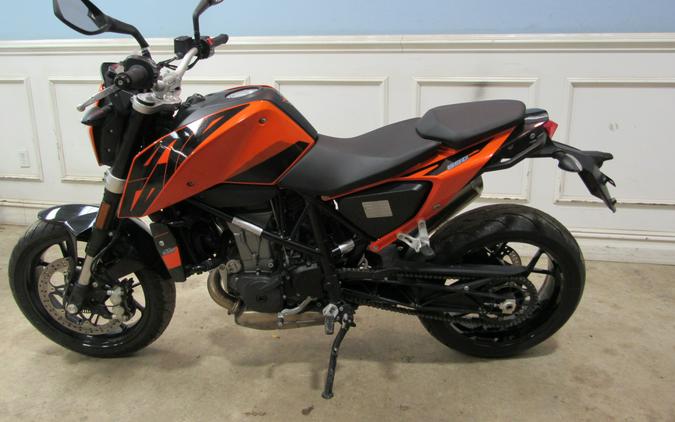 2017 KTM 690 DUKE LIKE NEW ONLY 4,572 MILES