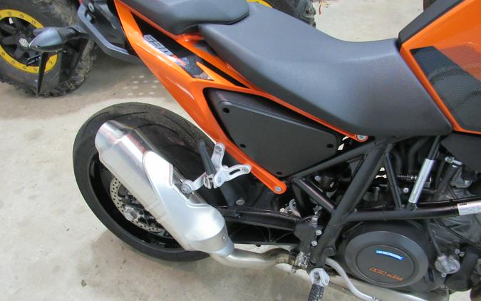 2017 KTM 690 DUKE LIKE NEW ONLY 4,572 MILES