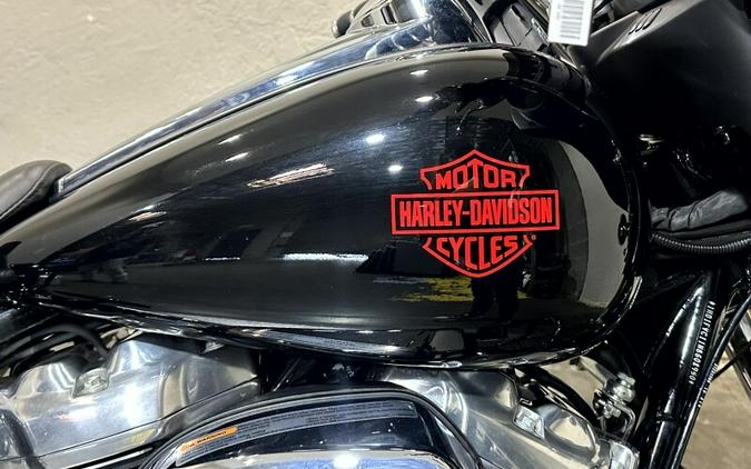 2022 Harley-Davidson® Electra Glide® Standard Vivid Black