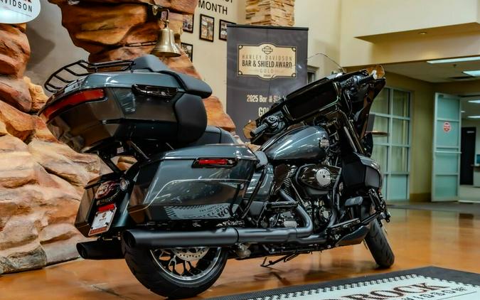 2026 Harley-Davidson Street Glide Limited Grand American Touring FLHXL