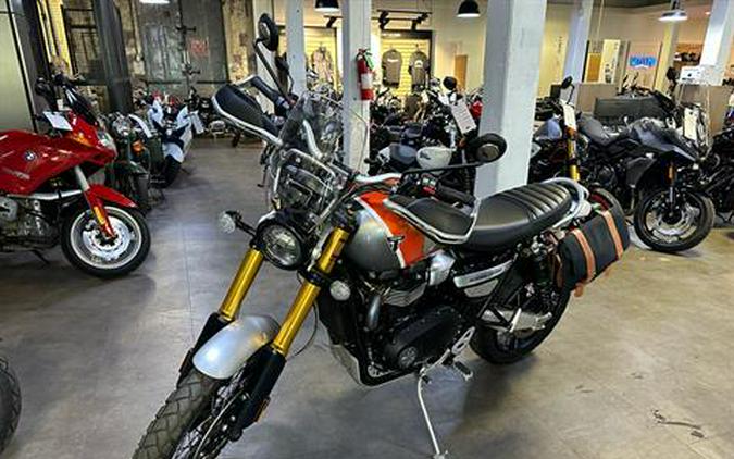 2022 Triumph Scrambler 1200 XE Gold Line