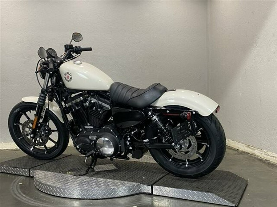 2022 Harley-Davidson Iron 883 White Sand Pearl