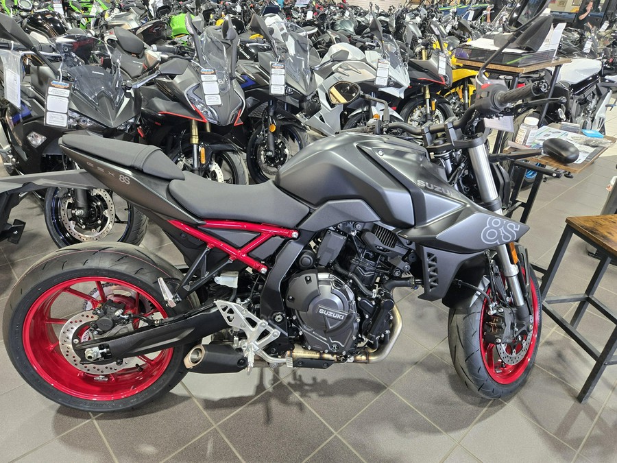 2025 SUZUKI GSX8S