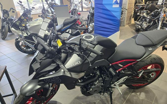 2025 SUZUKI GSX8S
