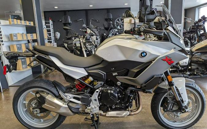 2023 BMW F 900 XR Light White