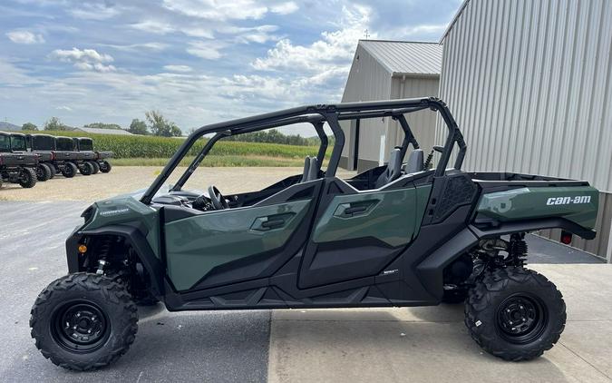 2024 Can-Am® Commander MAX DPS 700