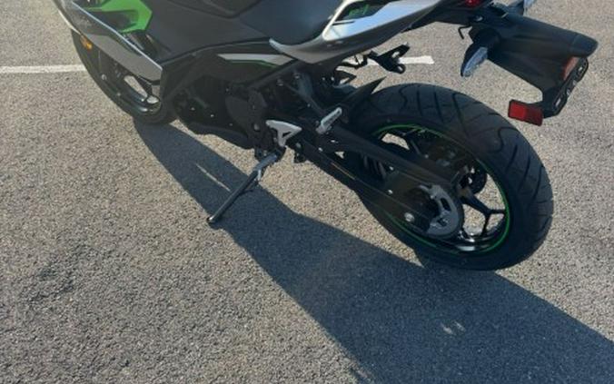 2024 Kawasaki Ninja e-1 ABS