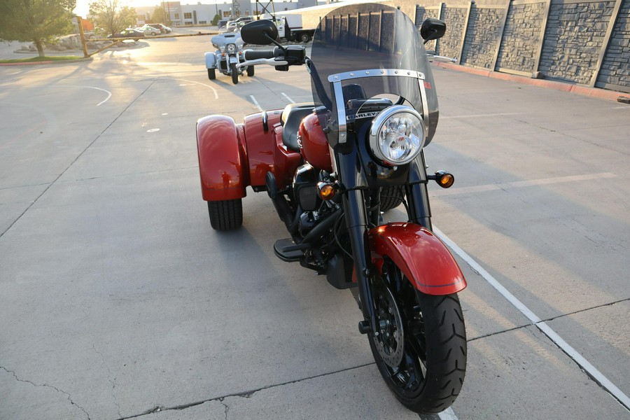 2025 Harley-Davidson Freewheeler Whiskey Fire