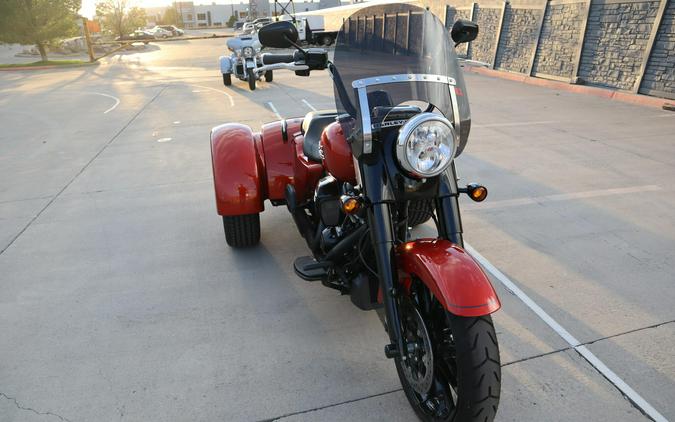 2025 Harley-Davidson Freewheeler Whiskey Fire