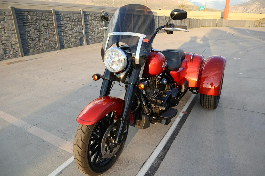 2025 Harley-Davidson Freewheeler Whiskey Fire