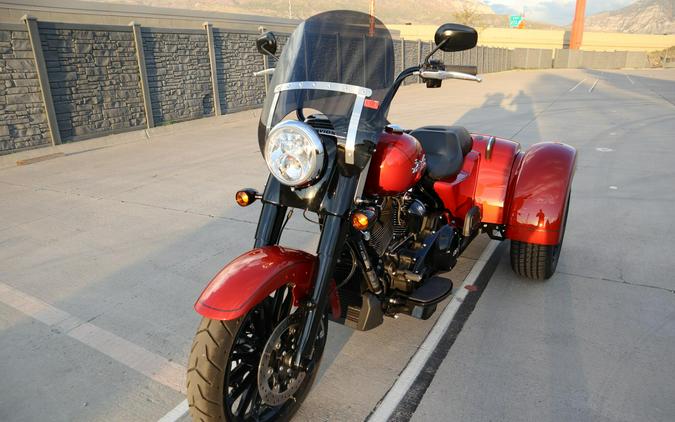 2025 Harley-Davidson Freewheeler Whiskey Fire